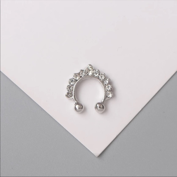 "Kelsie" Nose Ring/Ear Cuff Diamond Everyday/Costume/Beach Jewelry/Accessory - Picture 5 of 8